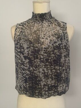 EXPRESS SMOCKED MOCK NECK SURPLICE BACK KEYHOLE CHIFFON GRAY TANK BLOUS Size PS